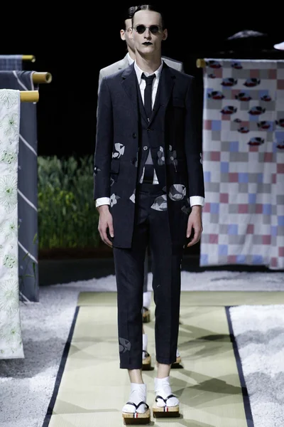Look 18
